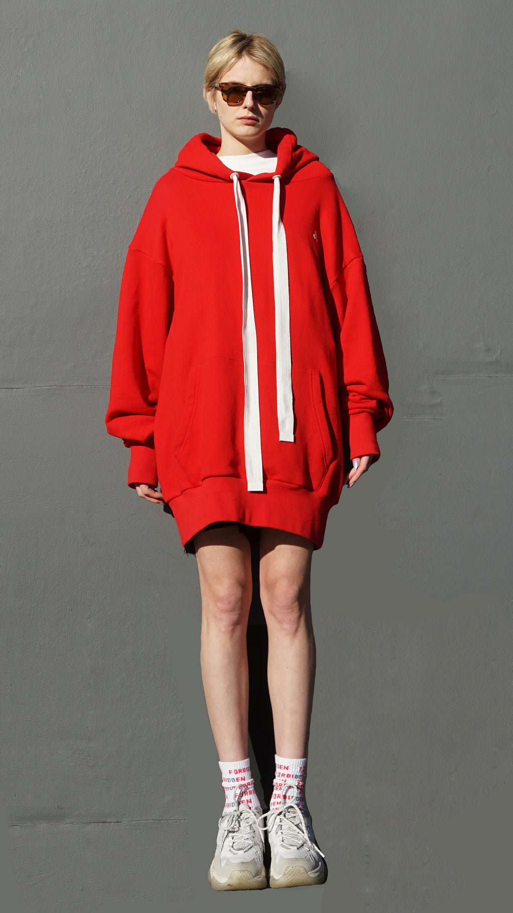 NEOFO LONDON OVERSIZED HOODED SWEATSHIRT -CLASSIC RED